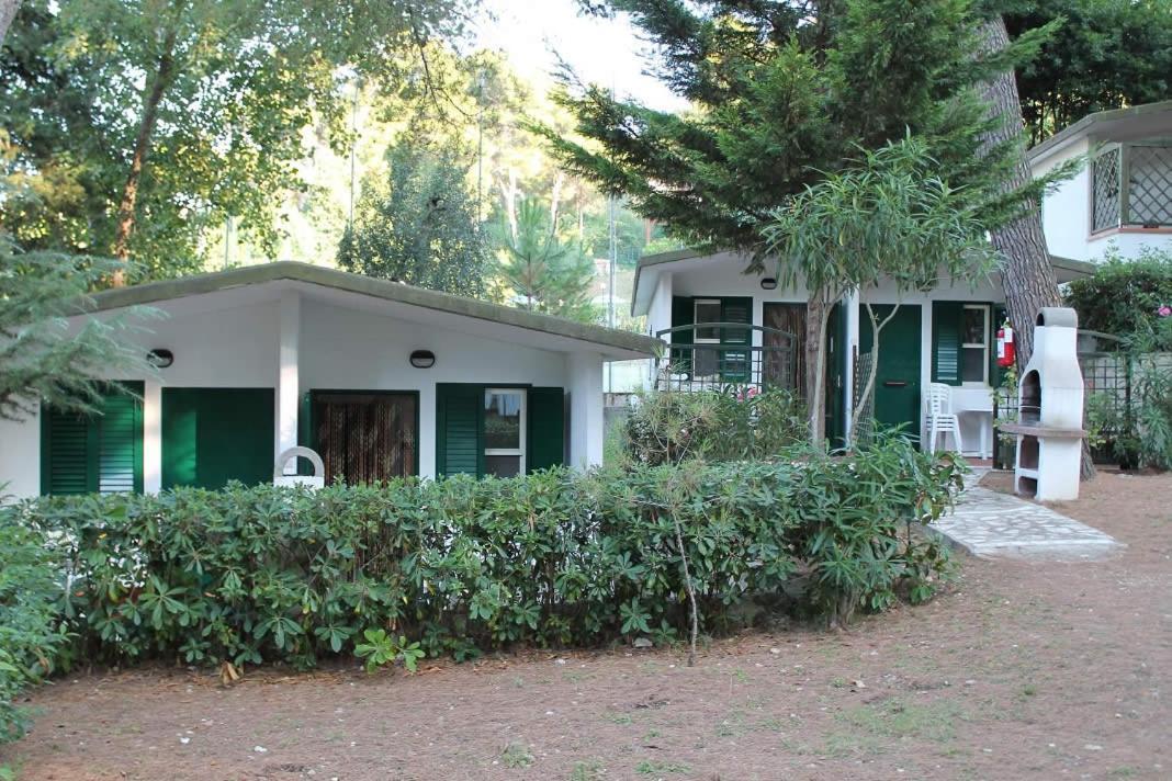 Camping Villaggio Internazionale San Menaio Exterior photo