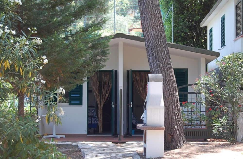 Camping Villaggio Internazionale San Menaio Exterior photo